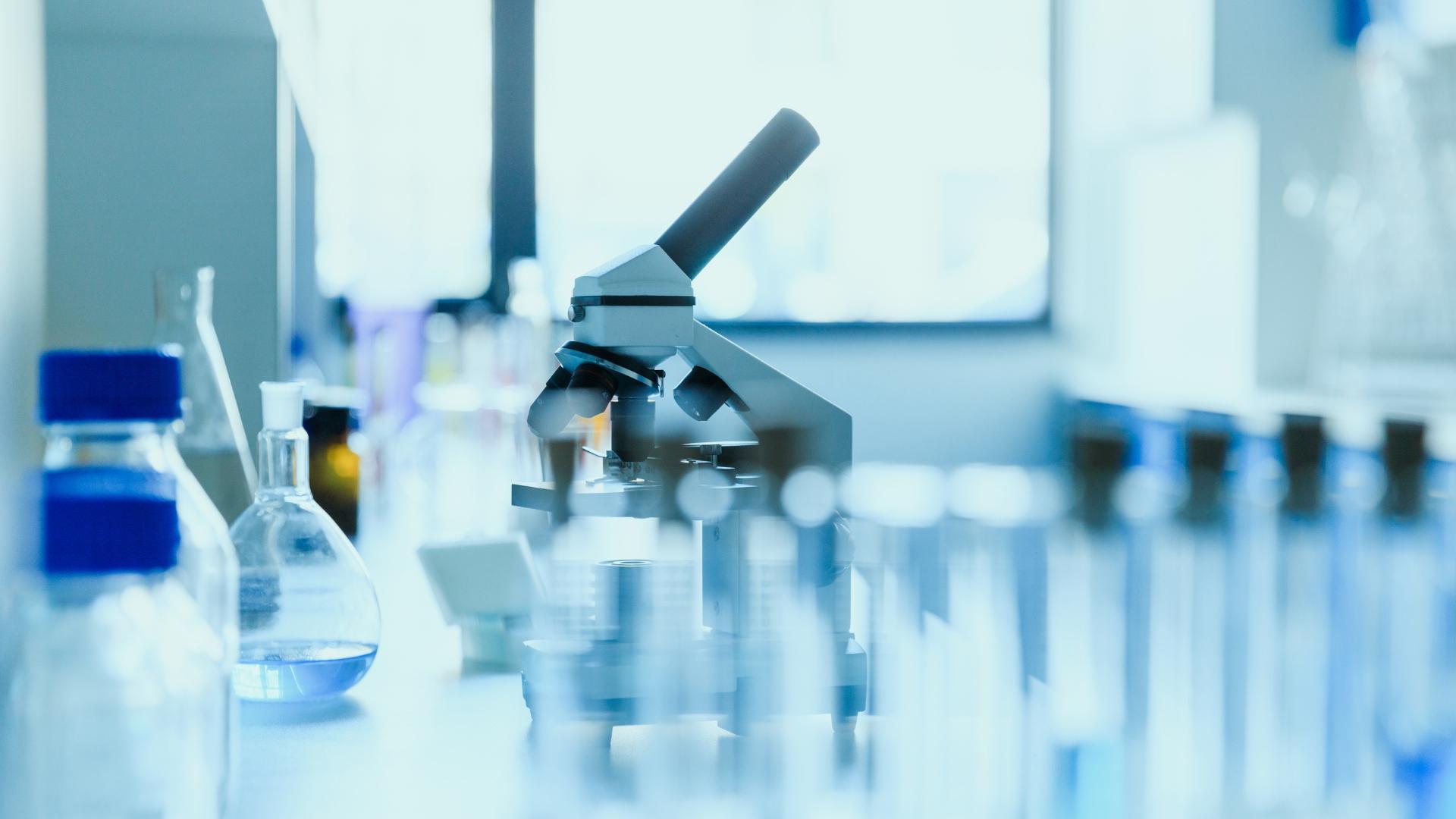 HOSPITAL &
LABORATORY